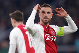 Cựu thủ quân Liverpool chia tay Ajax, mở đường trở lại Ngoại hạng Anh