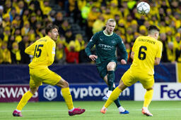 Cuộc đua vé vòng 1/8 Champions League ‘nóng chưa từng có'