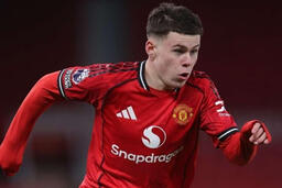 Con trai Rooney lập đại công cho Man United