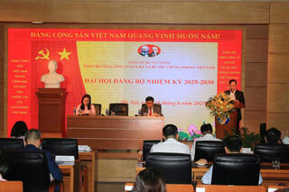 <a href="/doanh-nghiep" title="Doanh nghiệp" rel="dofollow">Doanh nghiệp</a>