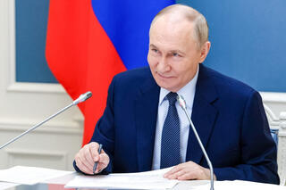 <a href="/thoi-su" title="Thời sự" rel="dofollow">Thời sự</a>
