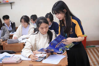 <a href="/giao-duc" title="Giáo dục" rel="dofollow">Giáo dục</a>