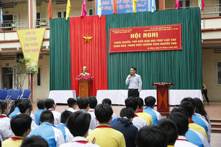 <a href="/giao-duc" title="Giáo dục" rel="dofollow">Giáo dục</a>