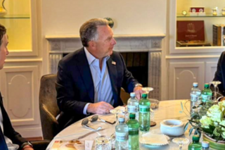 <a href="/thoi-su" title="Thời sự" rel="dofollow">Thời sự</a>