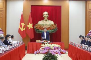 <a href="/thoi-su" title="Thời sự" rel="dofollow">Thời sự</a>