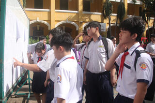 <a href="/giao-duc" title="Giáo dục" rel="dofollow">Giáo dục</a>