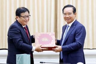 <a href="/doanh-nghiep" title="Doanh nghiệp" rel="dofollow">Doanh nghiệp</a>