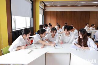 <a href="/giao-duc" title="Giáo dục" rel="dofollow">Giáo dục</a>