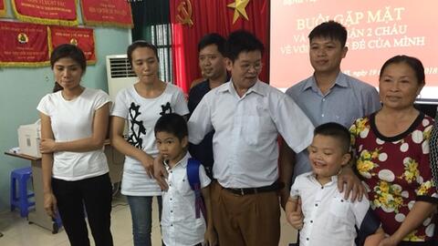 Vụ trao nhầm con ở Ba Vì: Hai gia đình chính thức đoàn tụ