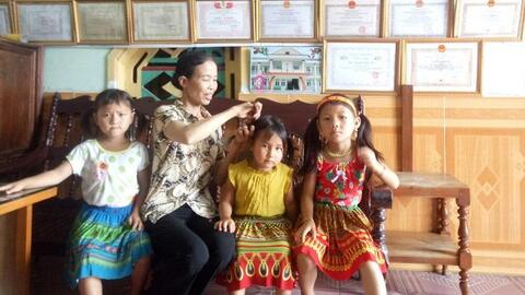 “Mẹ nuôi” của trẻ vùng cao
