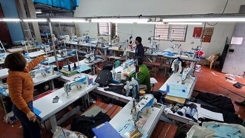 Hưng Yên: Liên tiếp bắt quả tang các cơ sở sản xuất quần áo giả mạo hàng hiệu
