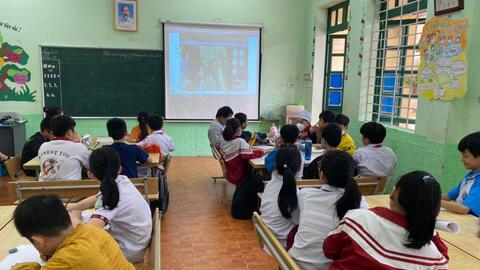 Học sinh trở lại trường: Nỗ lực nâng cao tỉ lệ dạy học trực tiếp