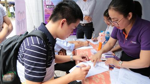 Trường đại học tìm việc làm cho sinh viên khi ra trường