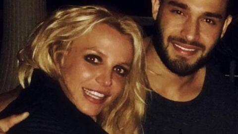 Chuyện tình của Britney Spears và bạn trai kém 13 tuổi