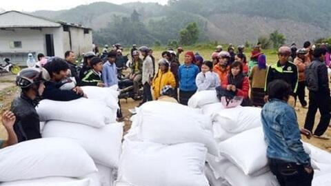 Hỗ trợ gạo cho tỉnh Tuyên Quang và tỉnh Quảng Trị trong thời gian giáp hạt