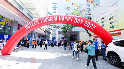 Hơn 2.500 vị trí việc làm tại "HUTECH Tourism Happy Day 2022"