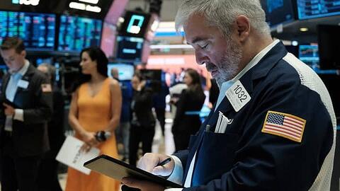 Chứng khoán Mỹ phục hồi, Dow Jones tăng 370 điểm