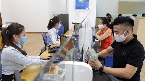 'Lì xì' tiền mặt và lãi suất cho nhiều giao dịch ngân hàng trong ngày 15, 16/2