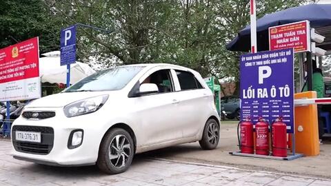 Thí điểm thu phí gửi xe không tiền mặt tại quận Hoàn Kiếm