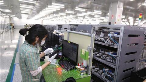 Bốn tháng, vốn FDI vào Việt Nam tiếp tục tăng cao