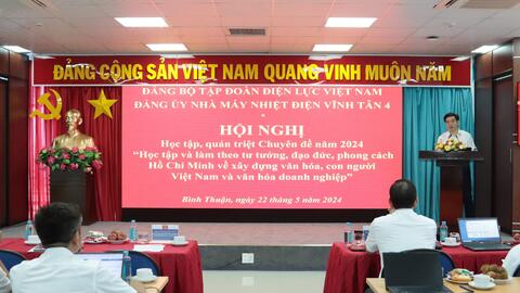 Đẩy mạnh tuyên truyền, giáo dục chính trị tư tưởng cho cán bộ đảng viên