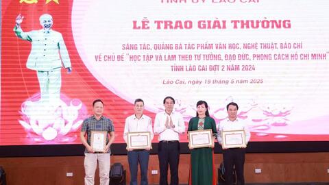 Lào Cai: Khen thưởng 15 tập thể, 13 cá nhân tiêu biểu xuất sắc trong học tập và làm theo Bác