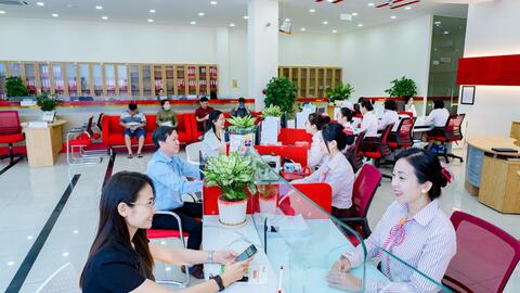Triển khai chương trình trọng điểm của Chính phủ, HDBank mở gói vay ưu đãi 20.000 tỷ đồng cho doanh nghiệp hạ tầng và công nghệ số