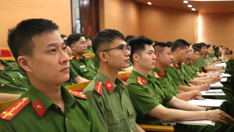 Tuổi trẻ Công an Hà Nội học công nghệ AI, đẩy mạnh chuyển đổi số