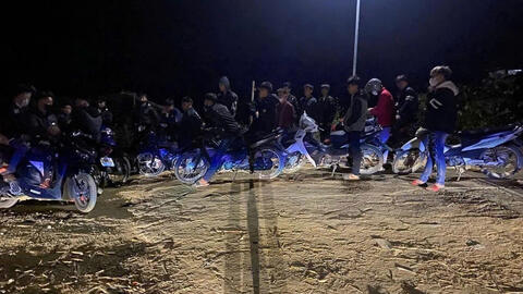 Truy xét xuyên đêm xử lý nhóm thanh thiếu niên phóng nhanh, vượt ẩu