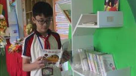 Học sinh lan tỏa văn hóa đọc từ sách truyền thống đến thư viện điện tử