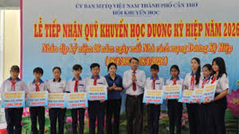 Cần Thơ tiếp nhận gần nửa tỷ đồng vào Quỹ học bổng Dương Kỳ Hiệp
