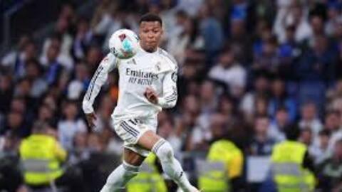 Mbappe lại khiến nội bộ Real Madrid ‘dậy sóng’