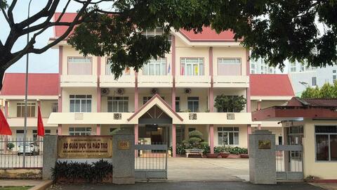 Vụ chậm thăng hạng giáo viên ở Đắk Lắk: Sắp về hưu vẫn chưa được thăng hạng