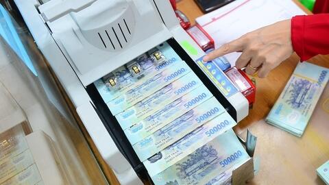 Sữa Quốc tế LOF trả cổ tức 10.000 đồng/CP, nhiều doanh nghiệp chia cổ phiếu