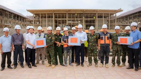 Phó Thủ tướng Lê Tiến Châu kiểm tra tiến độ xây dựng trường phổ thông nội trú liên cấp tại các xã biên giới TP Huế