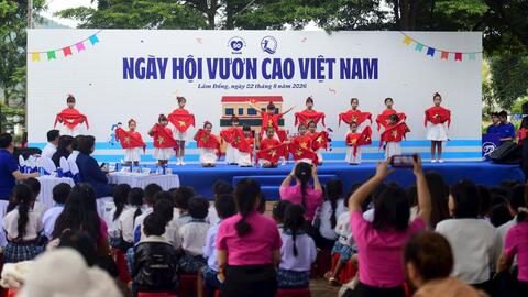 50 năm Vinamilk: Bền bỉ chăm sóc nền tảng cho thế hệ Việt Nam tương lai