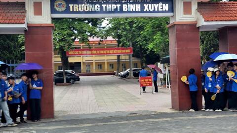 Phú Thọ: Hiệu trưởng trở lại làm giáo viên là thể hiện tình yêu nghề