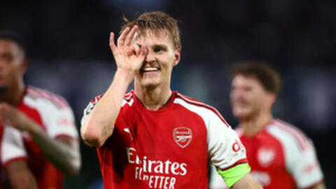 Arsenal thắng trận ra quân Champions League