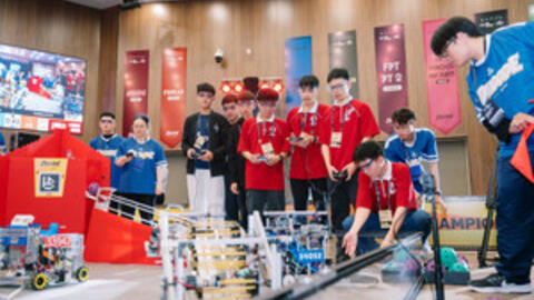 Học sinh Việt Nam tranh tài thi robotics, hướng tới giải vô địch thế giới tại Mỹ