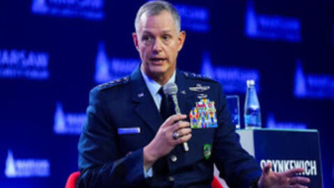NATO cảnh cáo sẽ đè bẹp mọi đối thủ