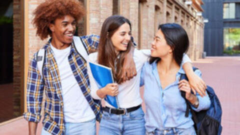 Thu hẹp khoảng cách về sự tự tin trong hỗ trợ sinh viên du học tại Australia