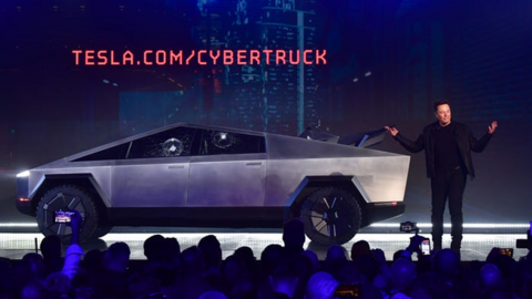 Tesla cho khách hàng 'leo cây': Đặt xe bán tải điện Cybertruck, chờ suốt 2 năm vẫn chưa hẹn ngày nhận xe