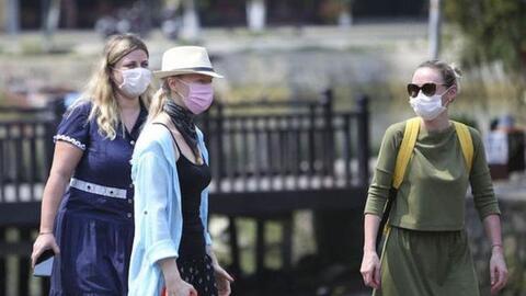 Mở cửa đón khách du lịch, Hà Nội lo khủng hoảng nhân sự