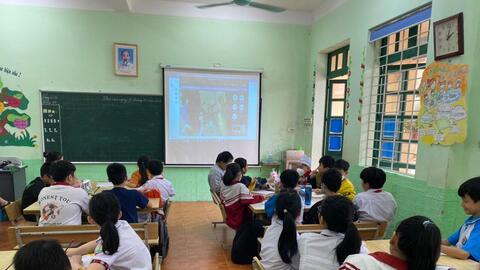 Học sinh trở lại trường: Nỗ lực nâng cao tỉ lệ dạy học trực tiếp