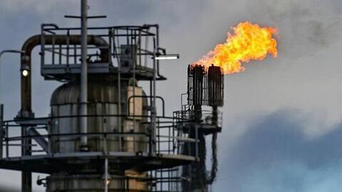 Giá dầu tăng vọt trở lại khi tình hình Nga - Ukraine vẫn chưa hạ nhiệt