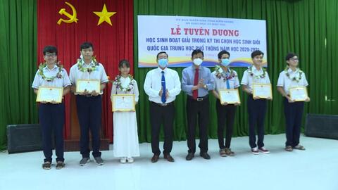 Trường Đại học Kiên Giang tuyên dương 18 đảng viên trẻ tiêu biểu