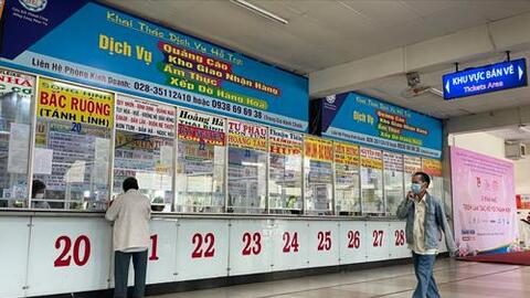 Doanh nghiệp vận tải vừa tăng giá vừa lo