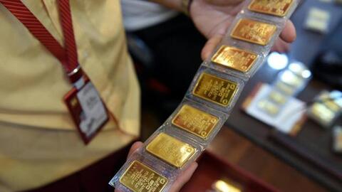 Giá vàng trong nước tăng mạnh vượt mốc 70 triệu đồng/lượng