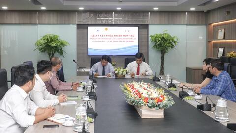 Trường Đại học Mở TP.HCM ký kết hợp tác toàn diện với MOET-TSC