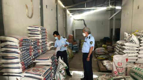 Buôn bán phân bón giả, một đại lý bị xử phạt gần 220 triệu đồng